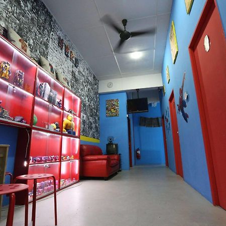 Hero Hostel Kuching Exteriör bild