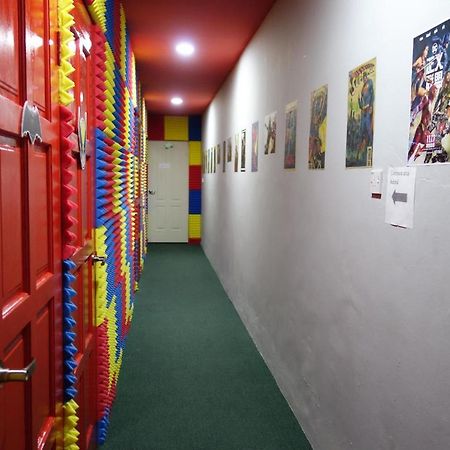 Hero Hostel Kuching Exteriör bild