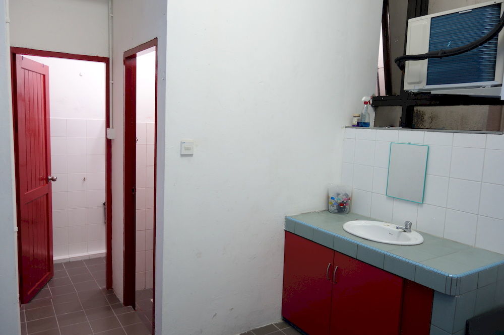 Hero Hostel Kuching Exteriör bild
