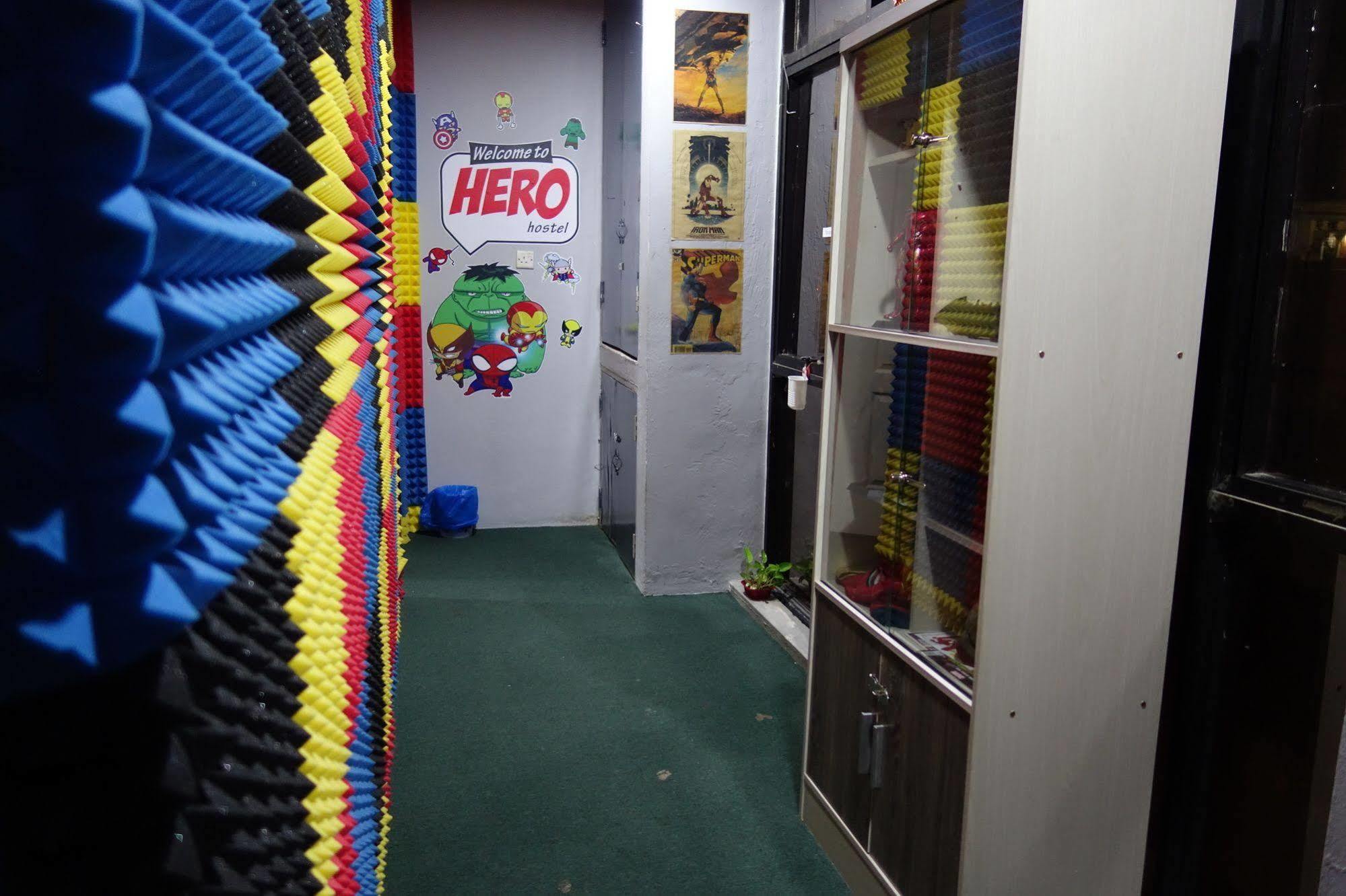 Hero Hostel Kuching Exteriör bild