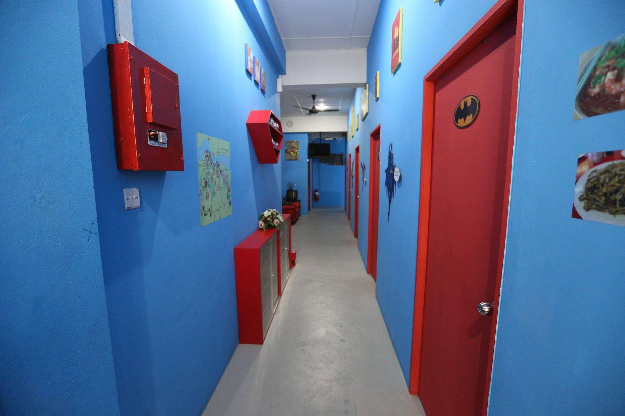 Hero Hostel Kuching Exteriör bild